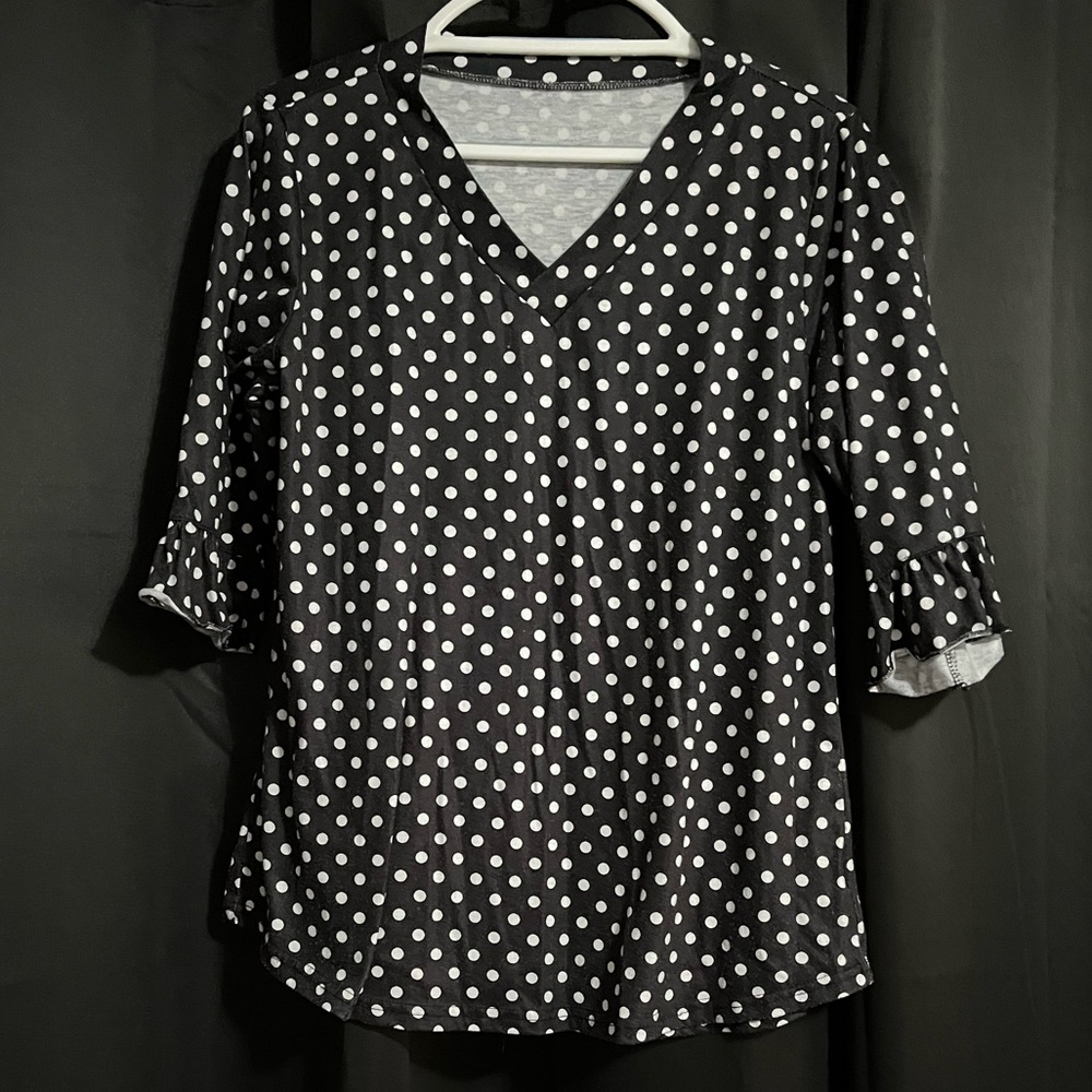 3/4 black and white shirt, size L